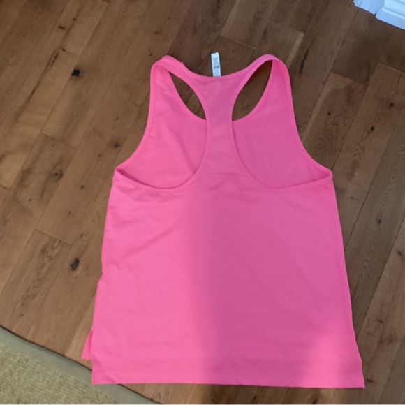 Under Armour Tank Top. -1 - Picture 2 of 4